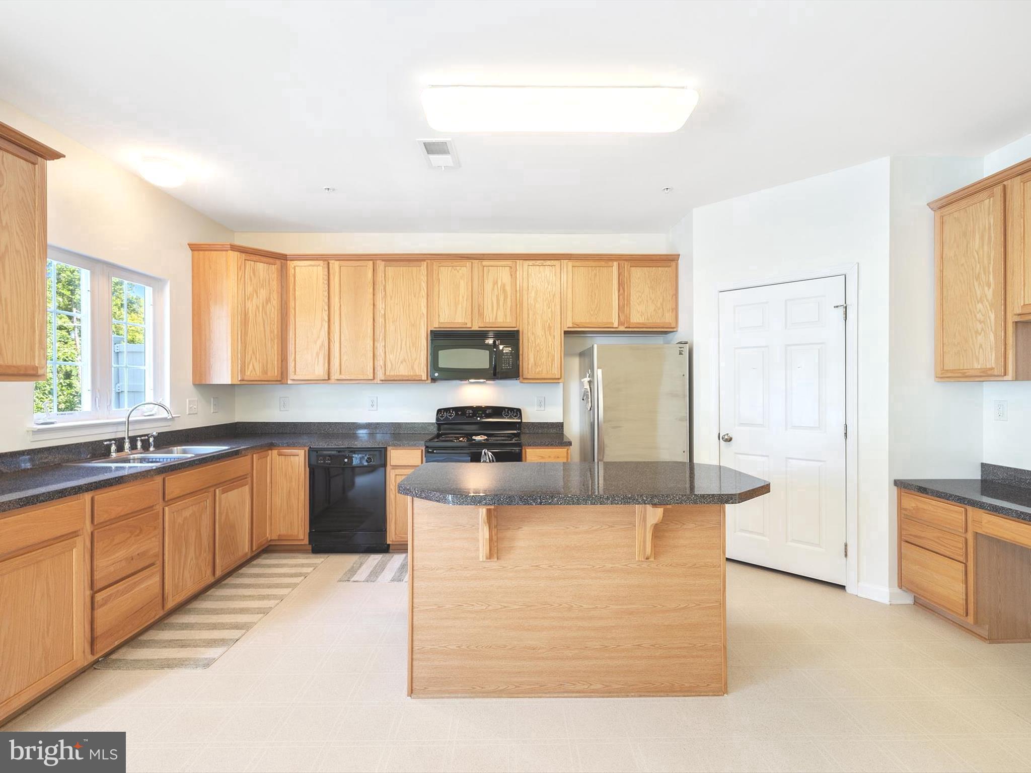 300 DIXON STREET 504
