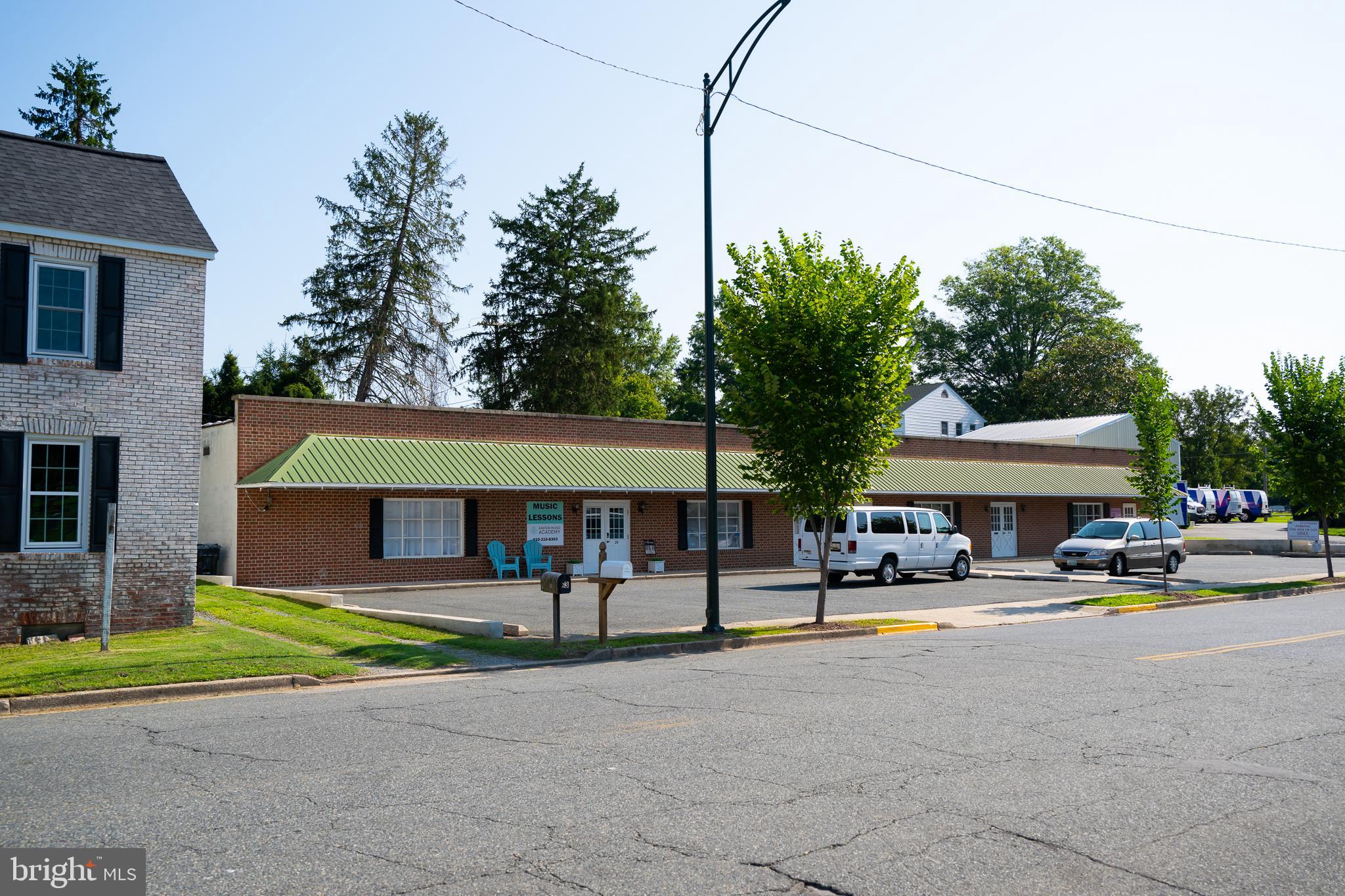 25 CREAMERY LANE