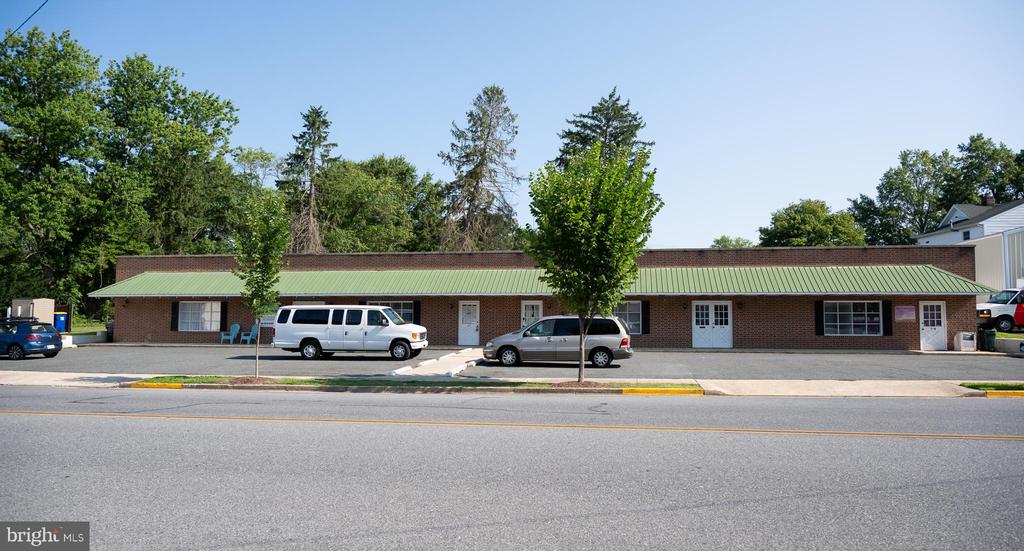 25 CREAMERY LANE