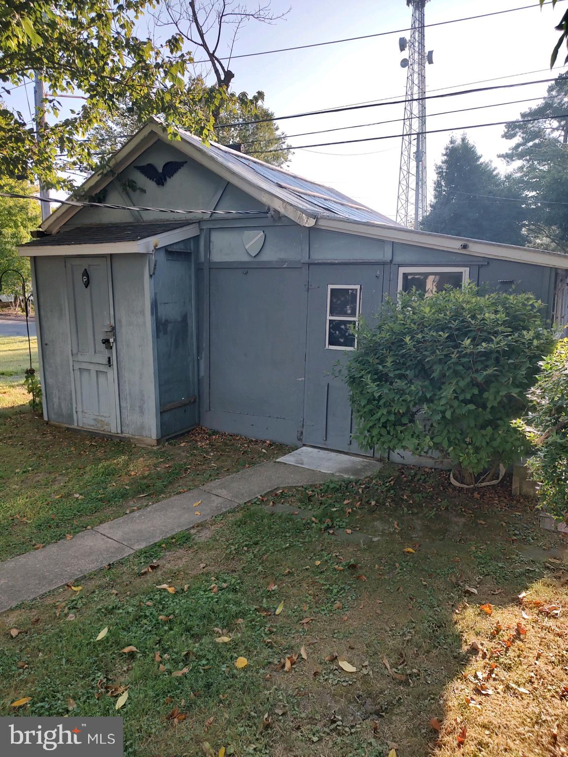 212 DAVIS AVENUE