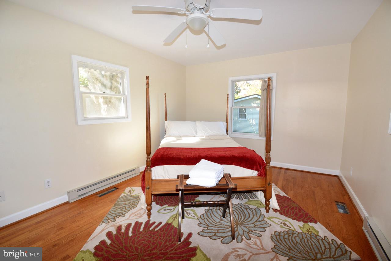 5674 POPLAR LANE