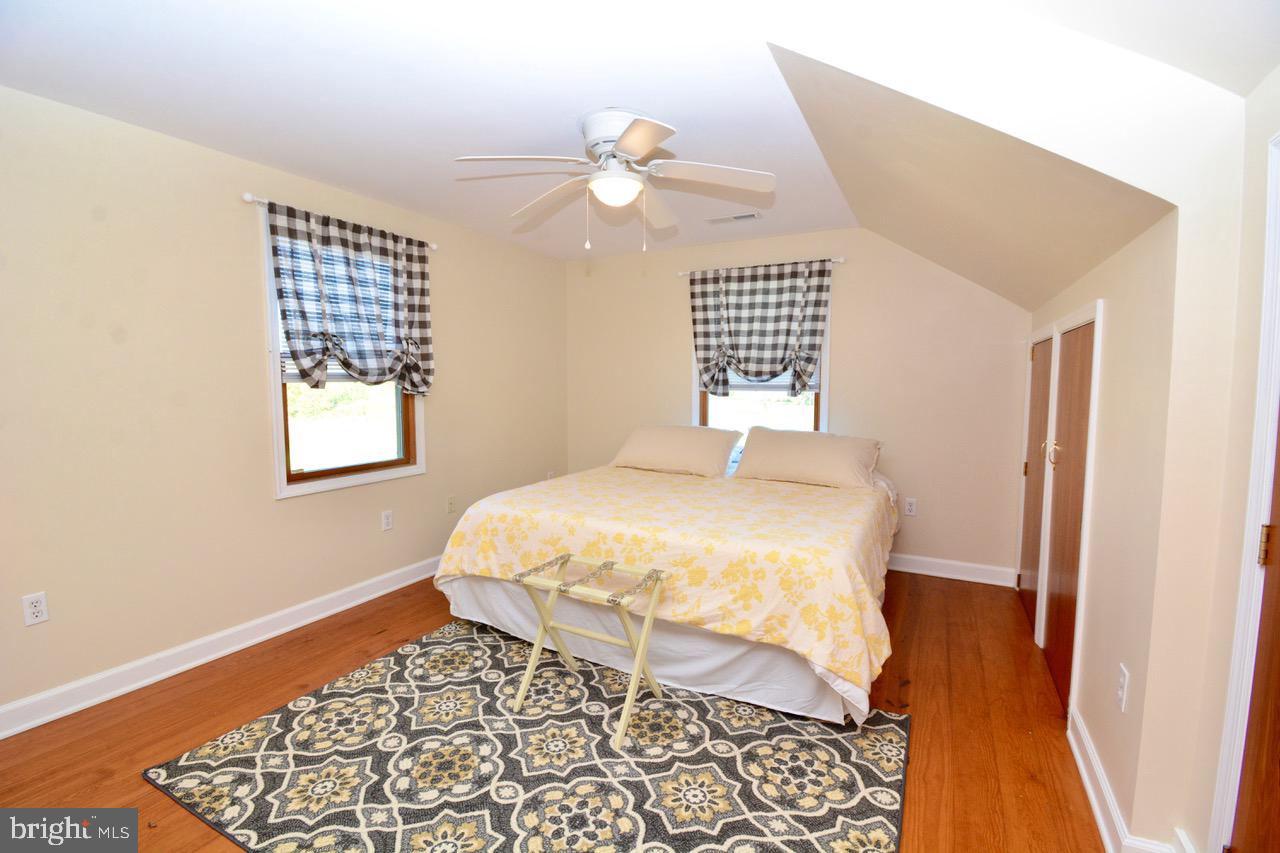 5674 POPLAR LANE