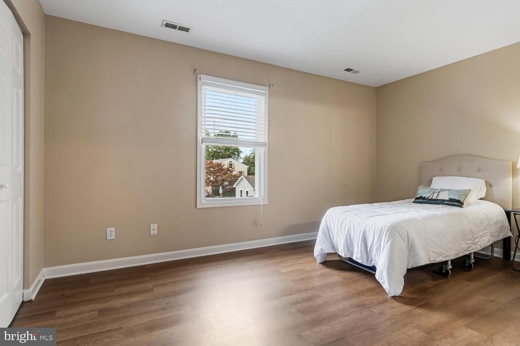 7 N AURORA STREET ABCDE
