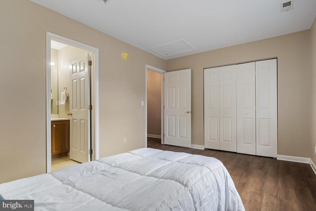 7 N AURORA STREET ABCDE