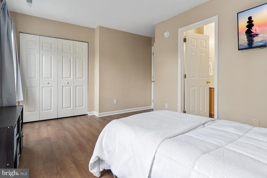 7 N AURORA STREET ABCDE