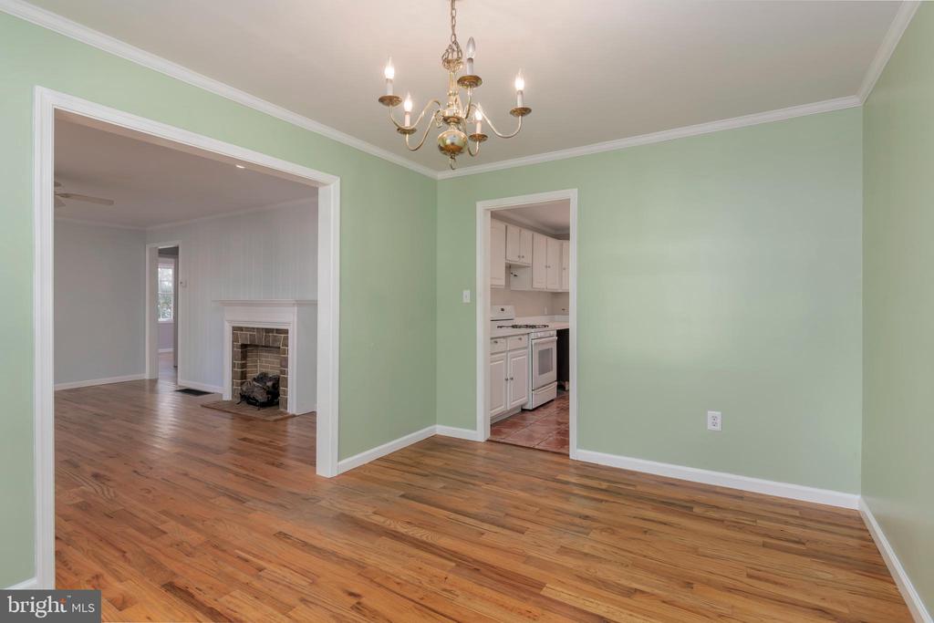 10 WILLIS AVENUE