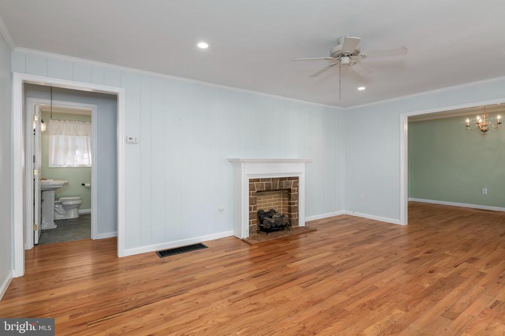 10 WILLIS AVENUE