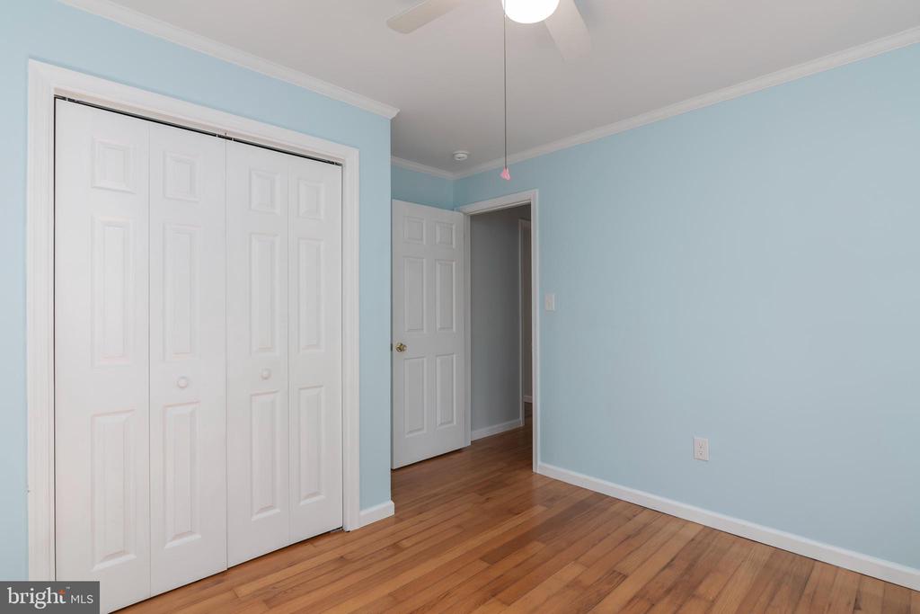 10 WILLIS AVENUE