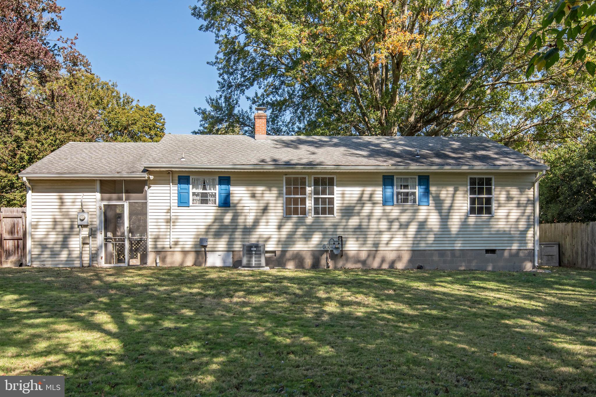10 WILLIS AVENUE