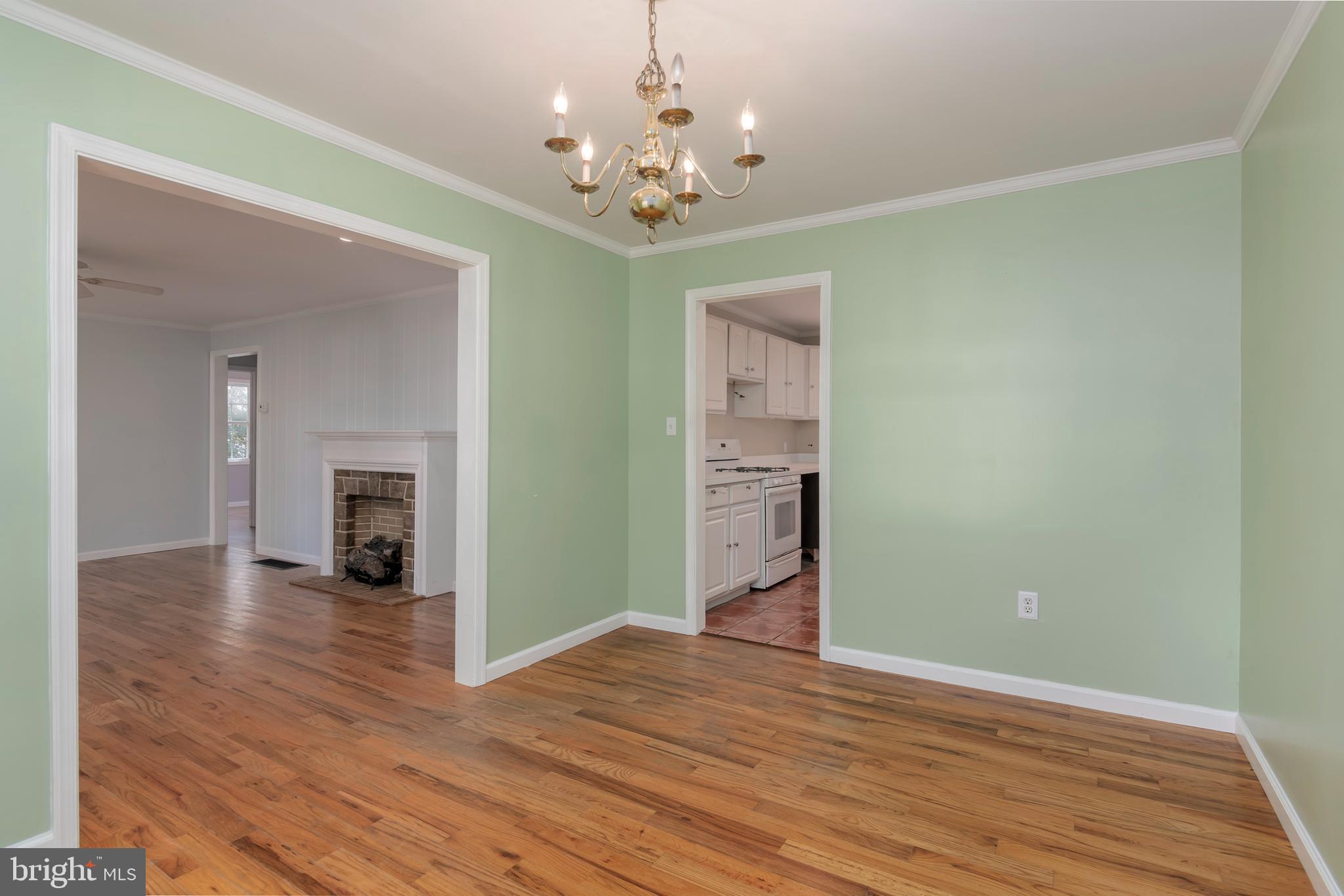 10 WILLIS AVENUE