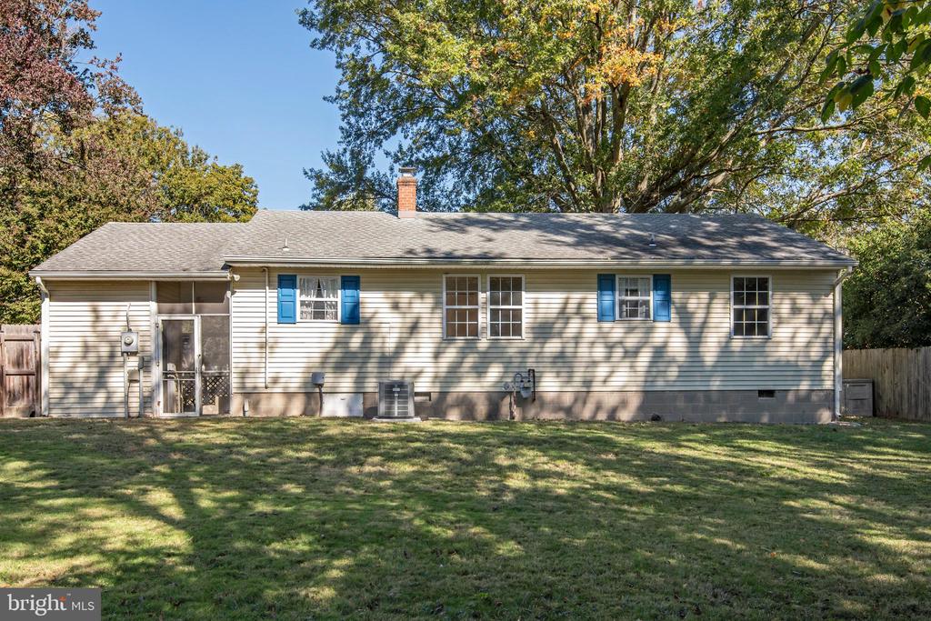 10 WILLIS AVENUE