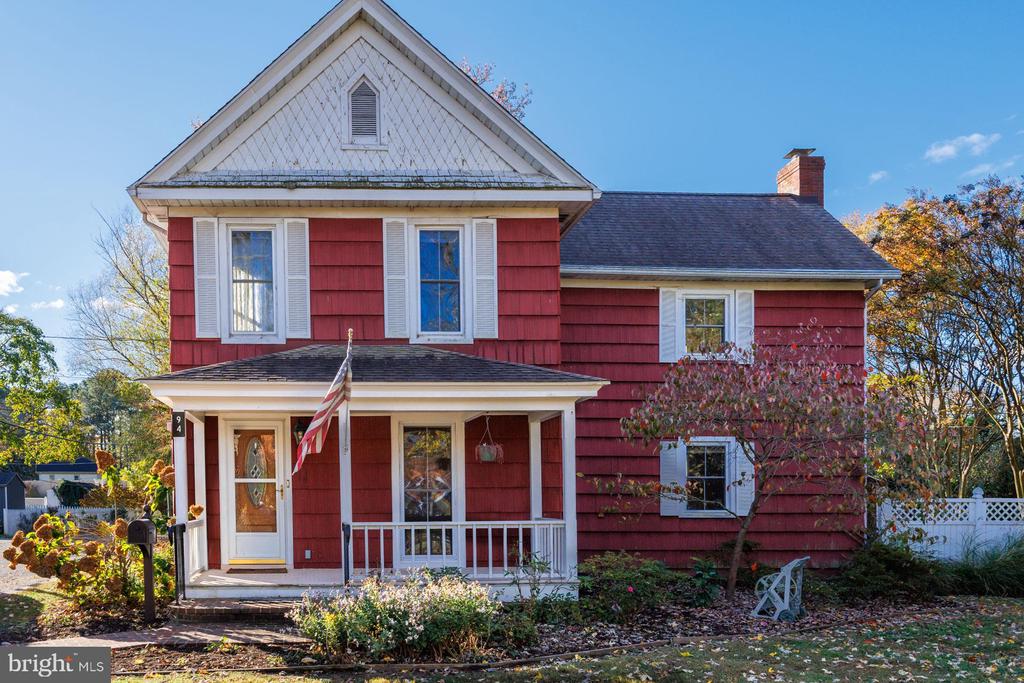 94 W EARLE AVENUE