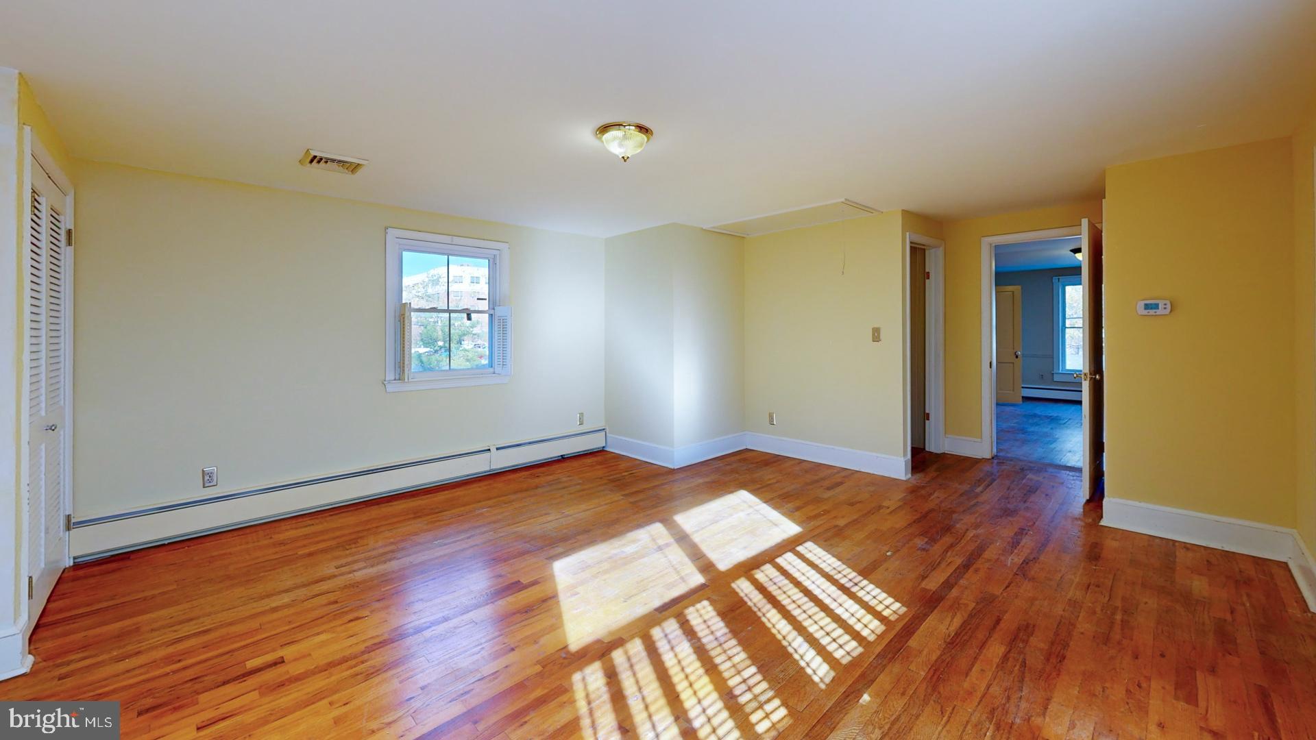 94 W EARLE AVENUE
