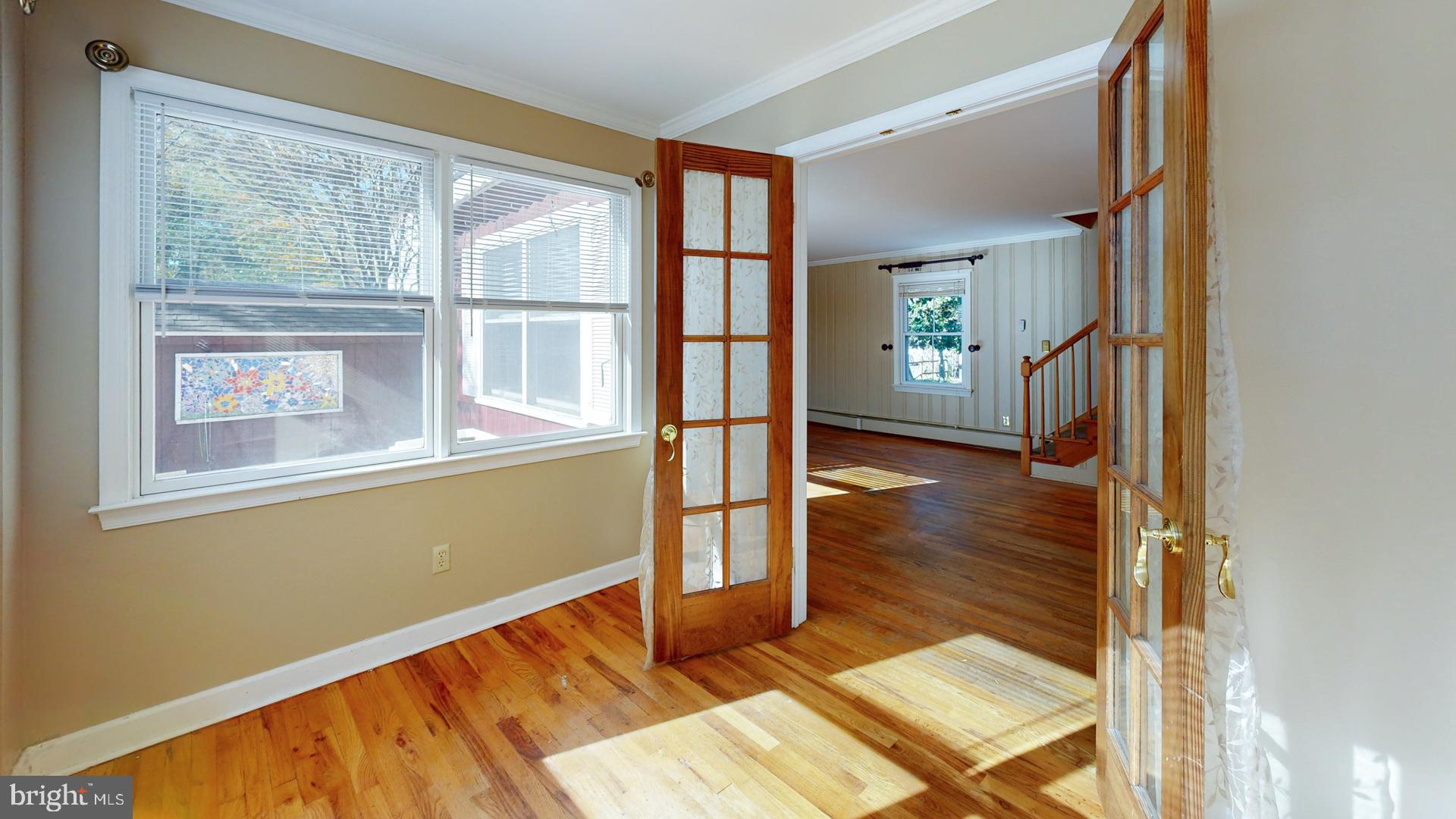 94 W EARLE AVENUE