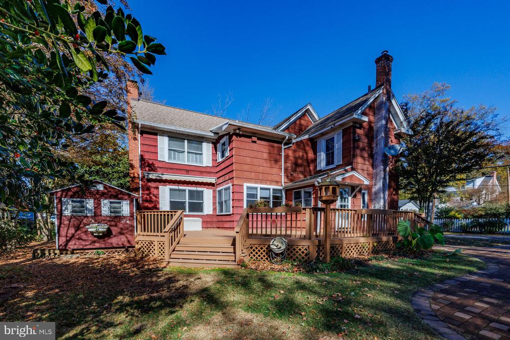 94 W EARLE AVENUE