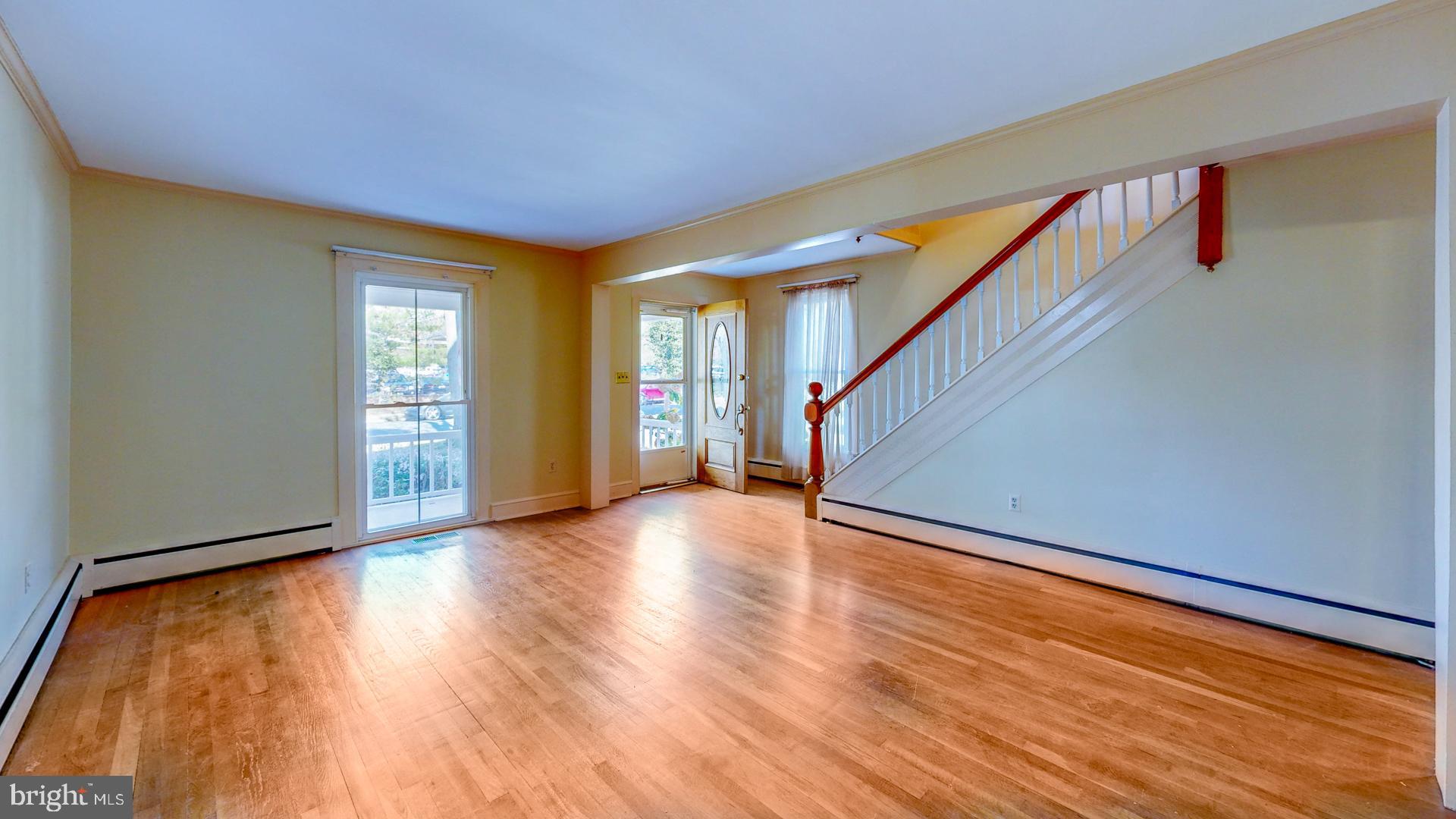 94 W EARLE AVENUE