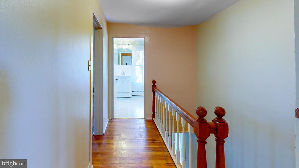 94 W EARLE AVENUE
