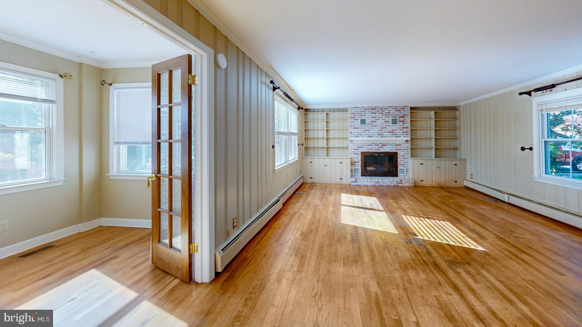94 W EARLE AVENUE