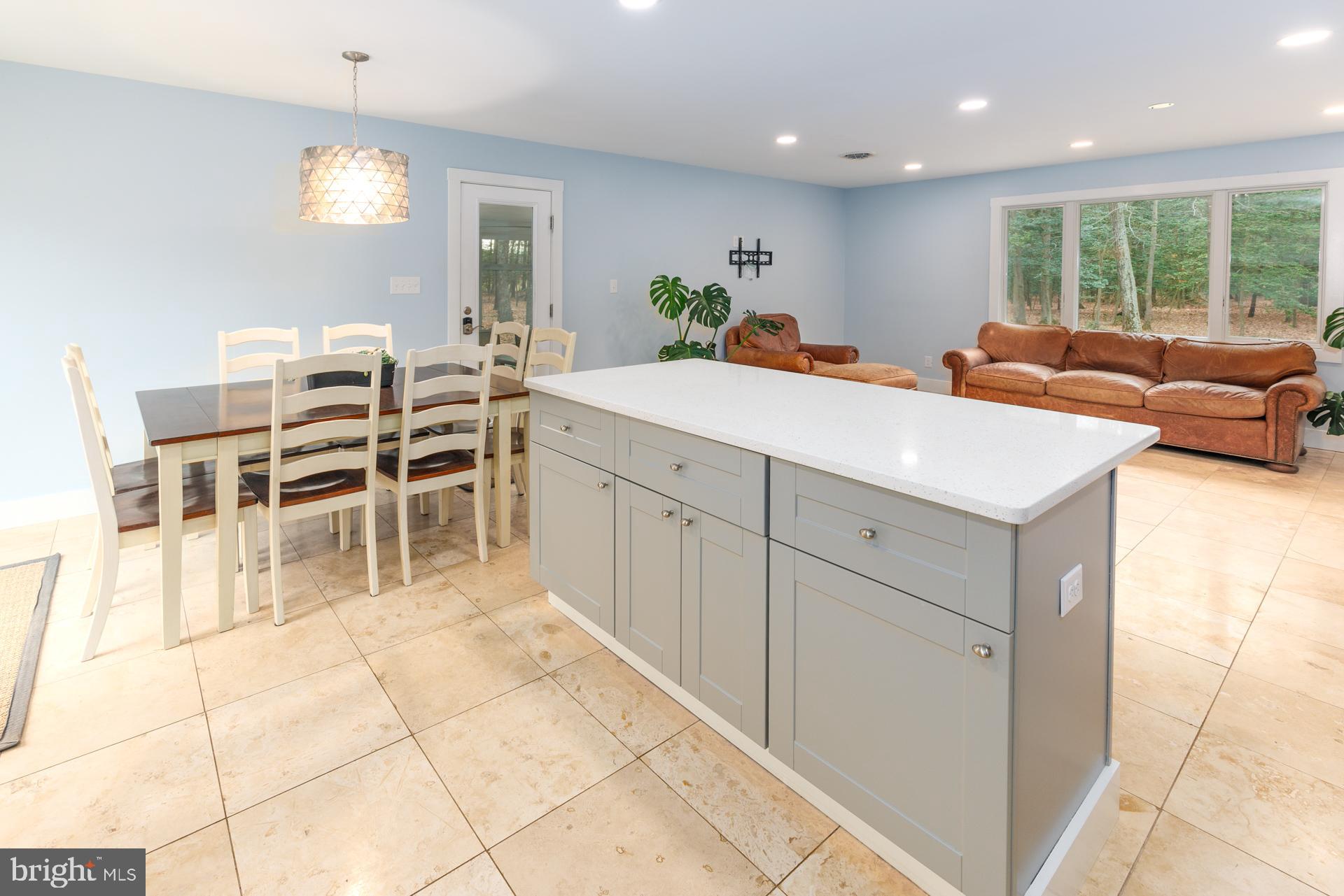 9072 NEW ROAD