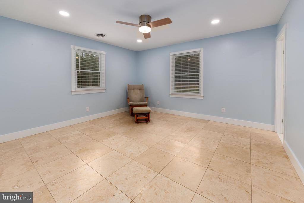 9072 NEW ROAD