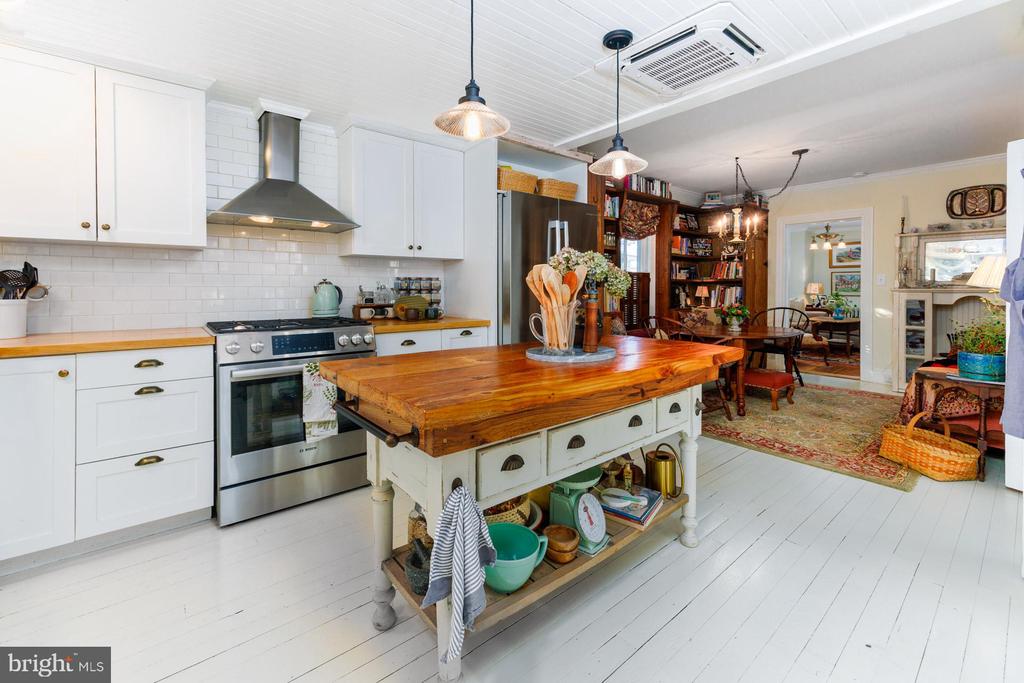 524 GOLDSBOROUGH STREET