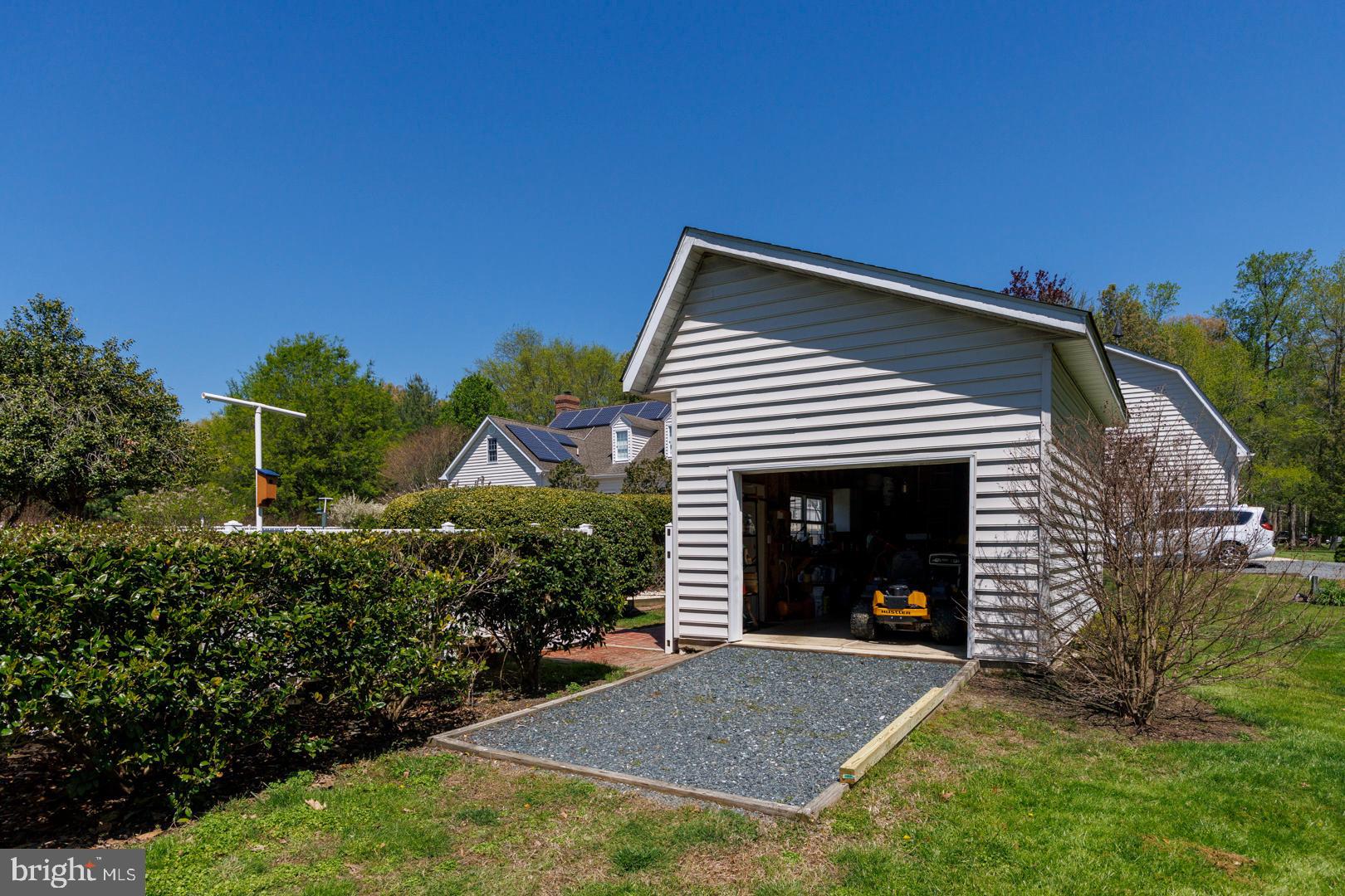 7224 CALVES ACRE LANE