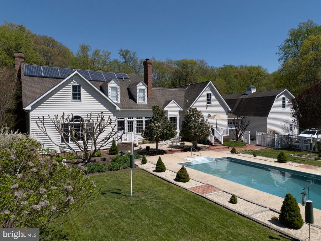 7224 CALVES ACRE LANE