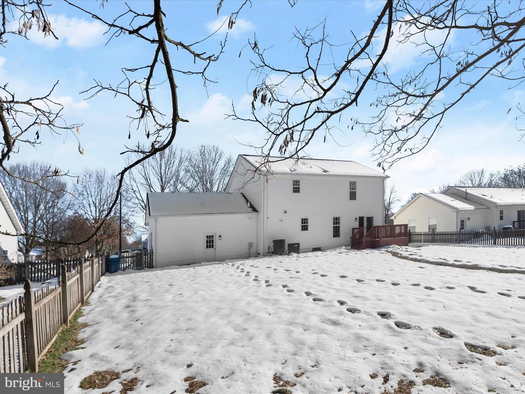 8252 LINCOLN COURT