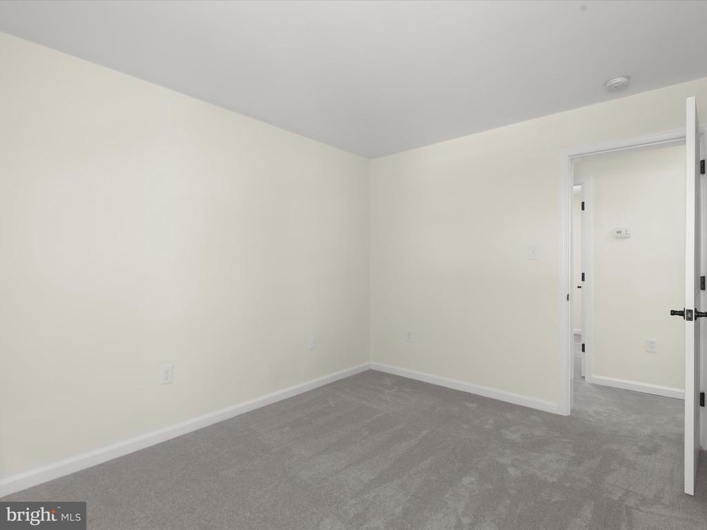 8252 LINCOLN COURT