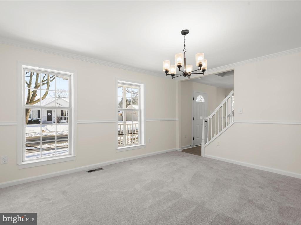 8252 LINCOLN COURT