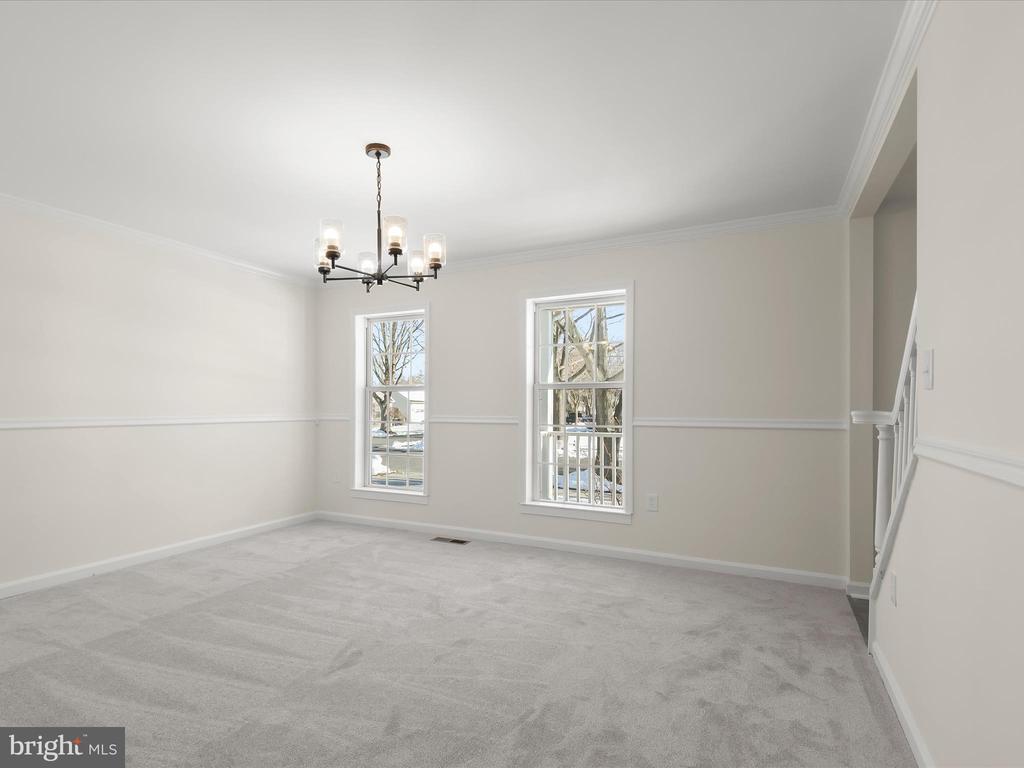 8252 LINCOLN COURT