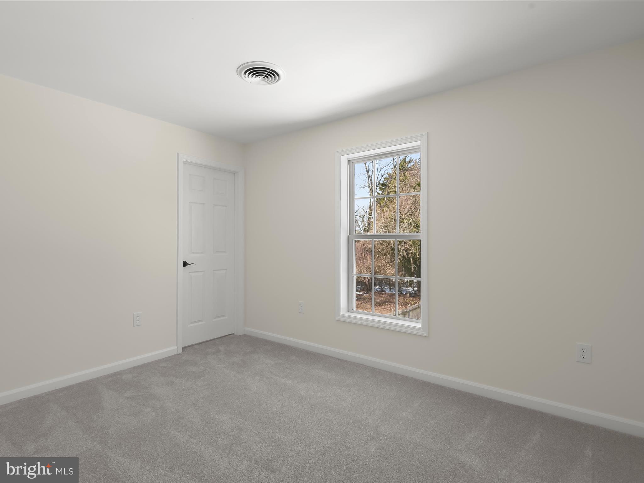 8252 LINCOLN COURT