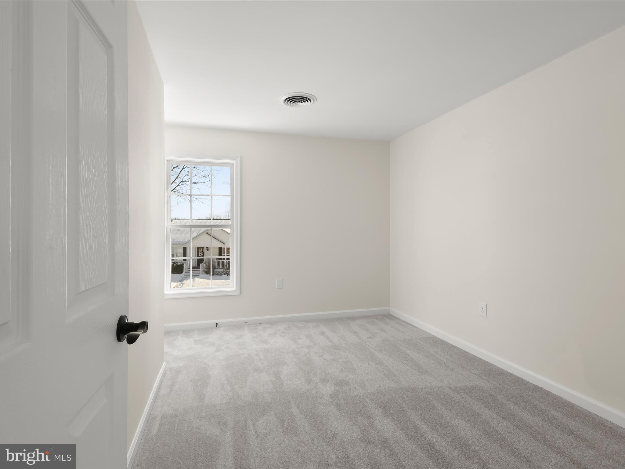 8252 LINCOLN COURT