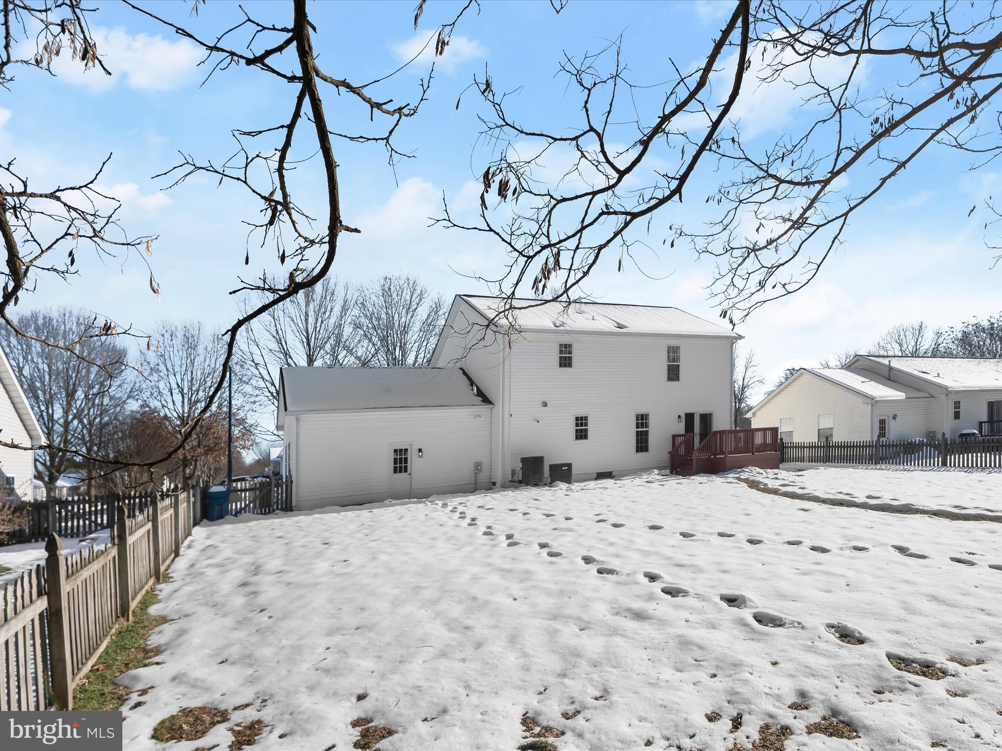 8252 LINCOLN COURT