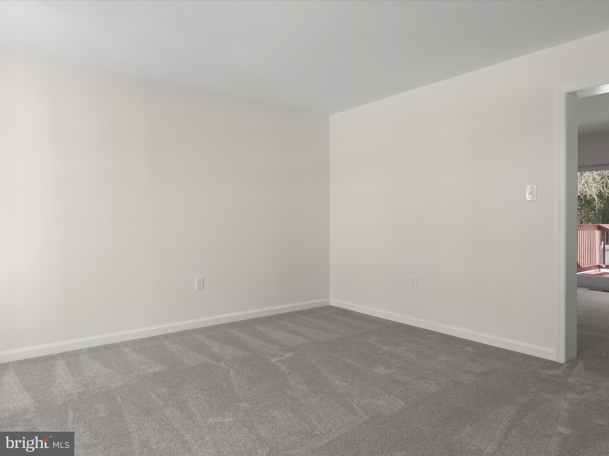 8252 LINCOLN COURT