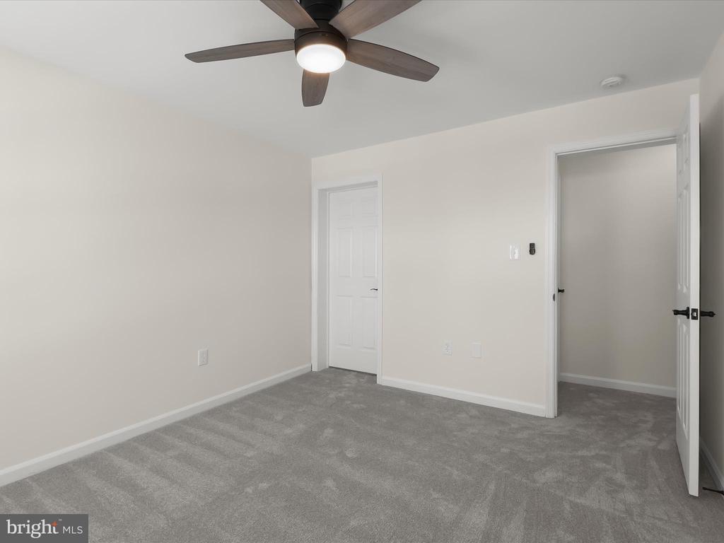 8252 LINCOLN COURT
