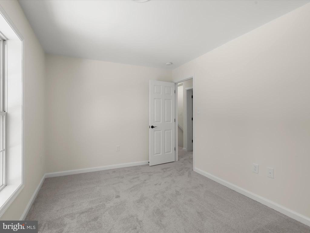 8252 LINCOLN COURT
