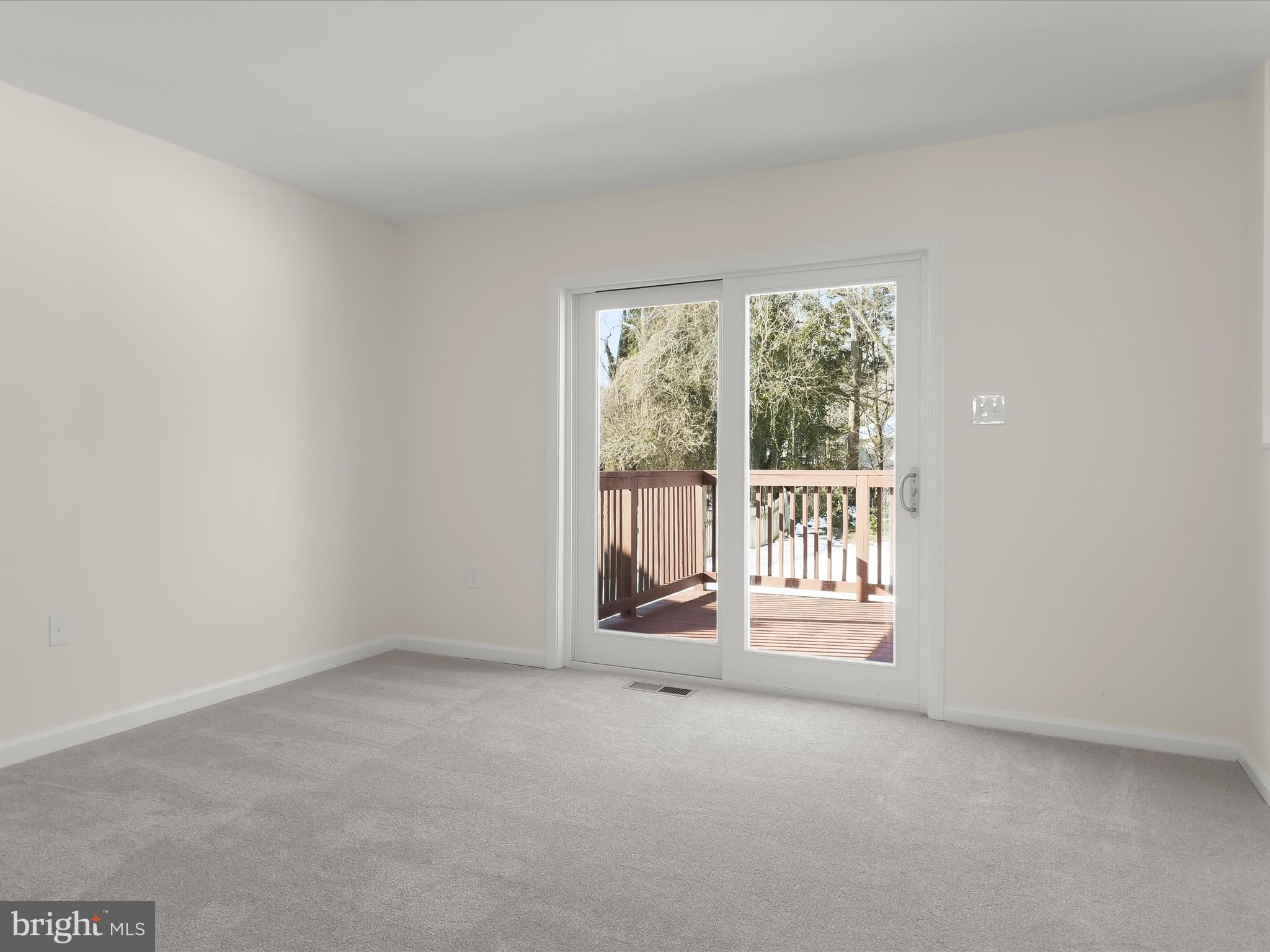 8252 LINCOLN COURT