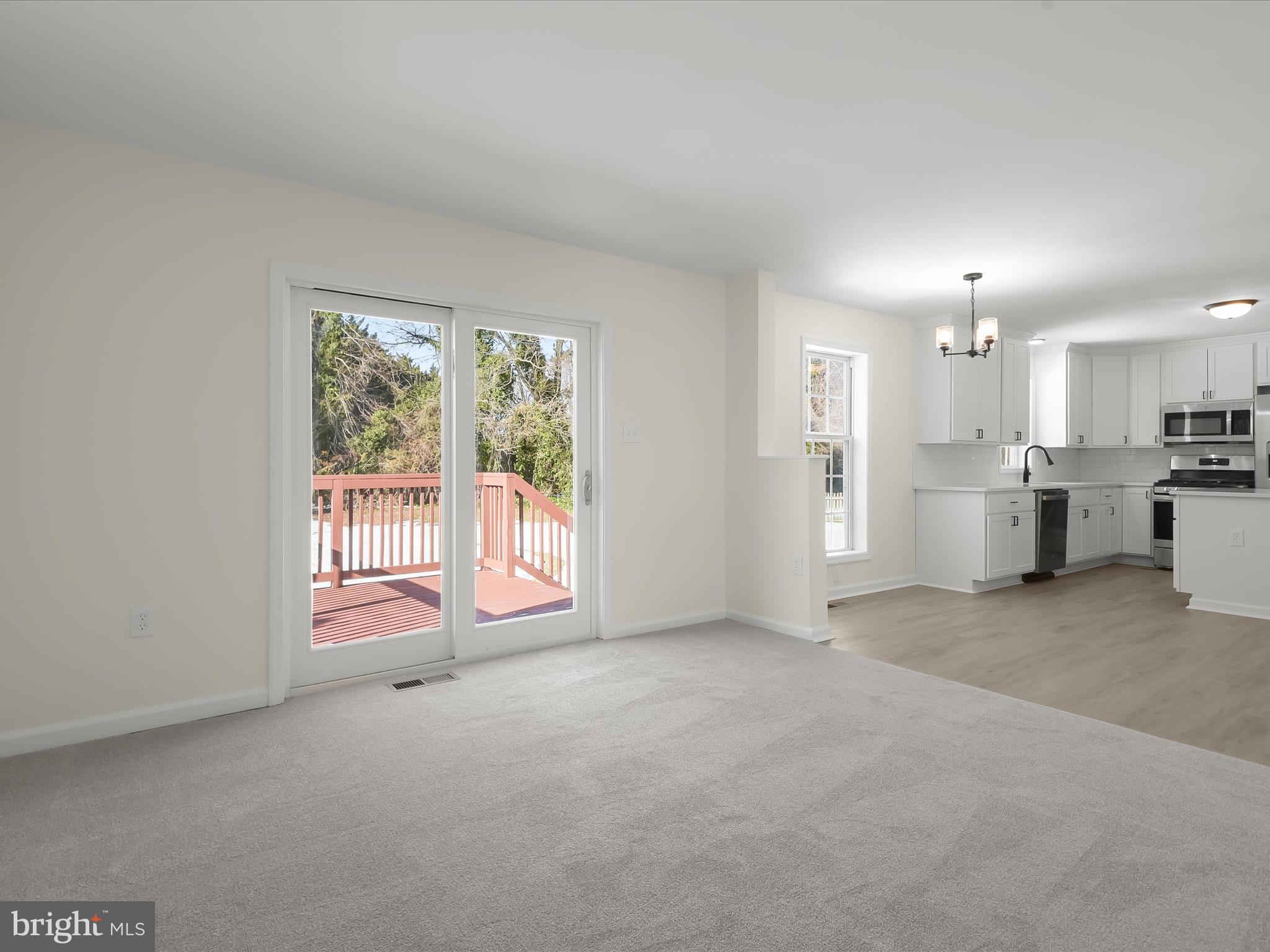 8252 LINCOLN COURT