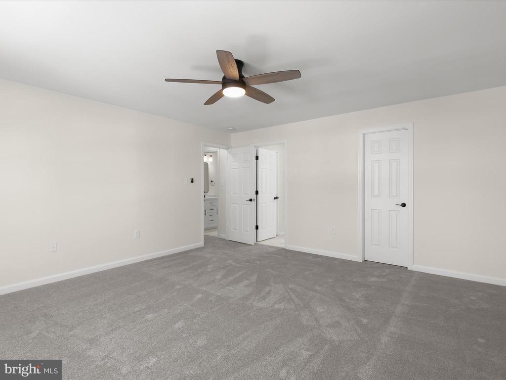 8252 LINCOLN COURT