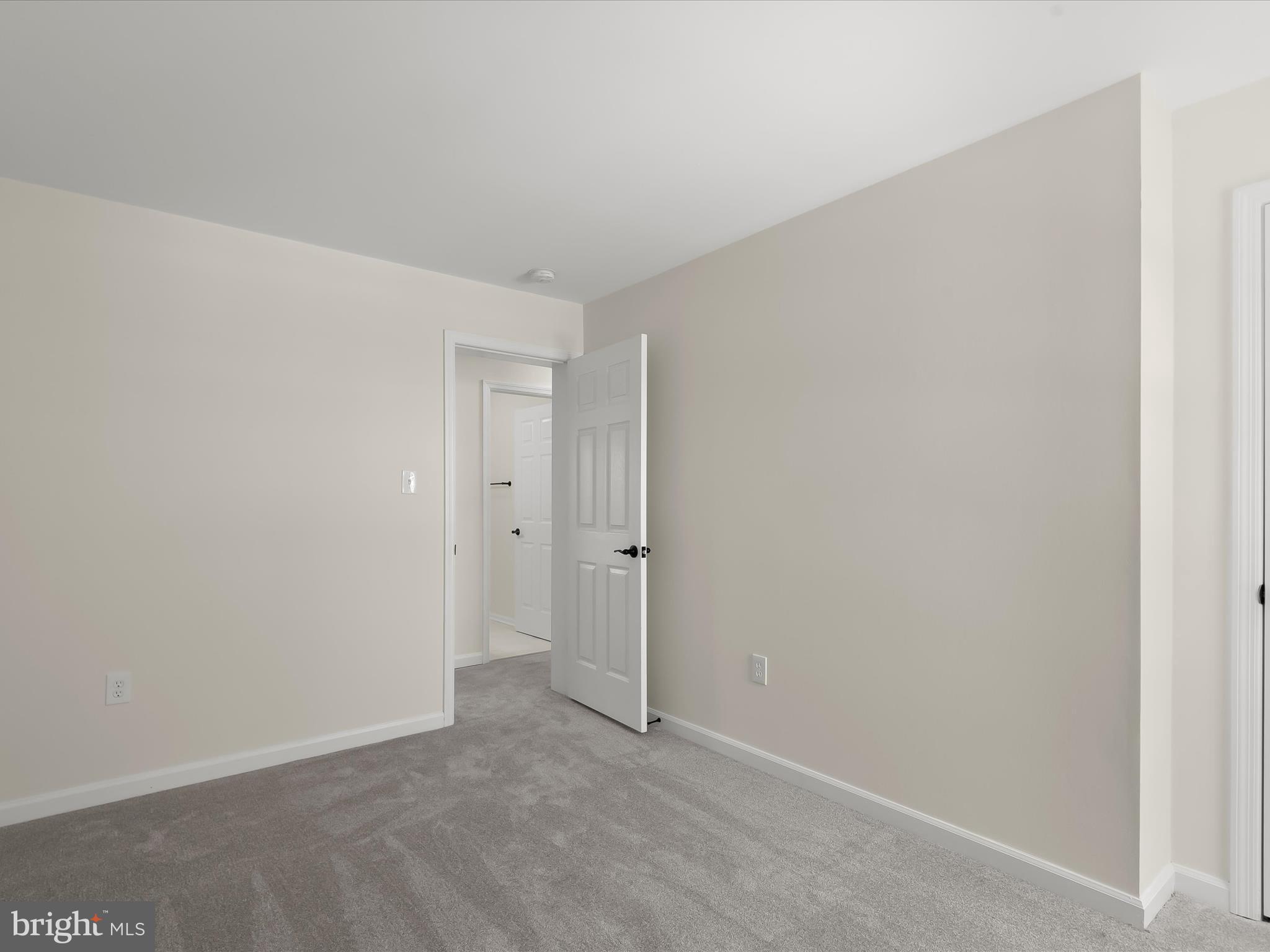 8252 LINCOLN COURT