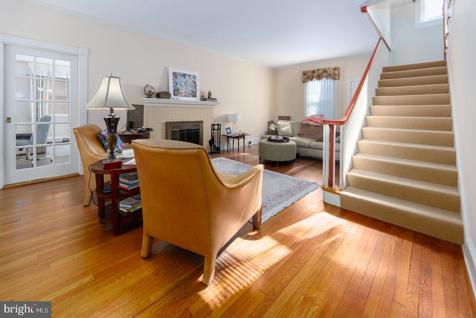 102 W EARLE AVENUE