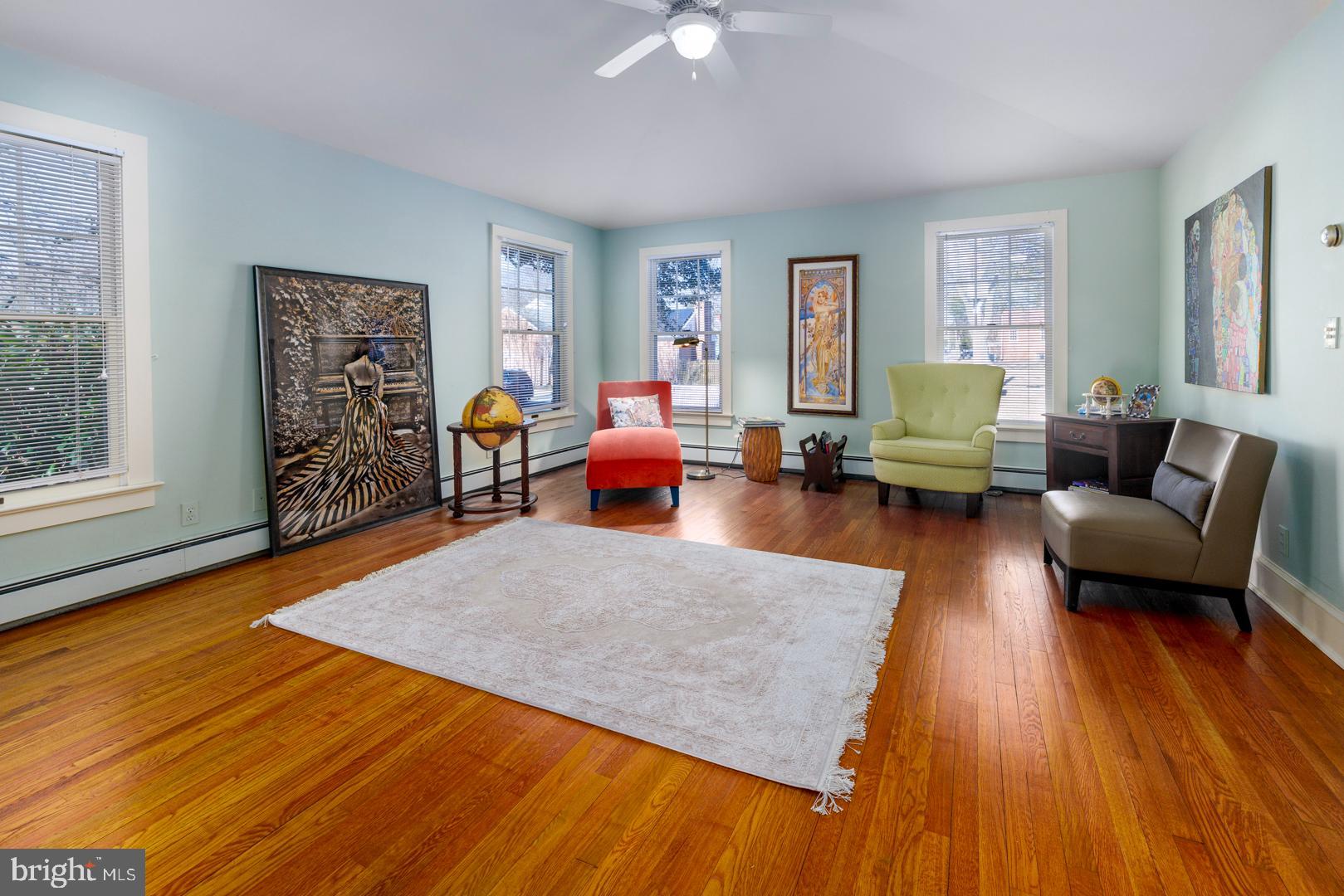 102 W EARLE AVENUE