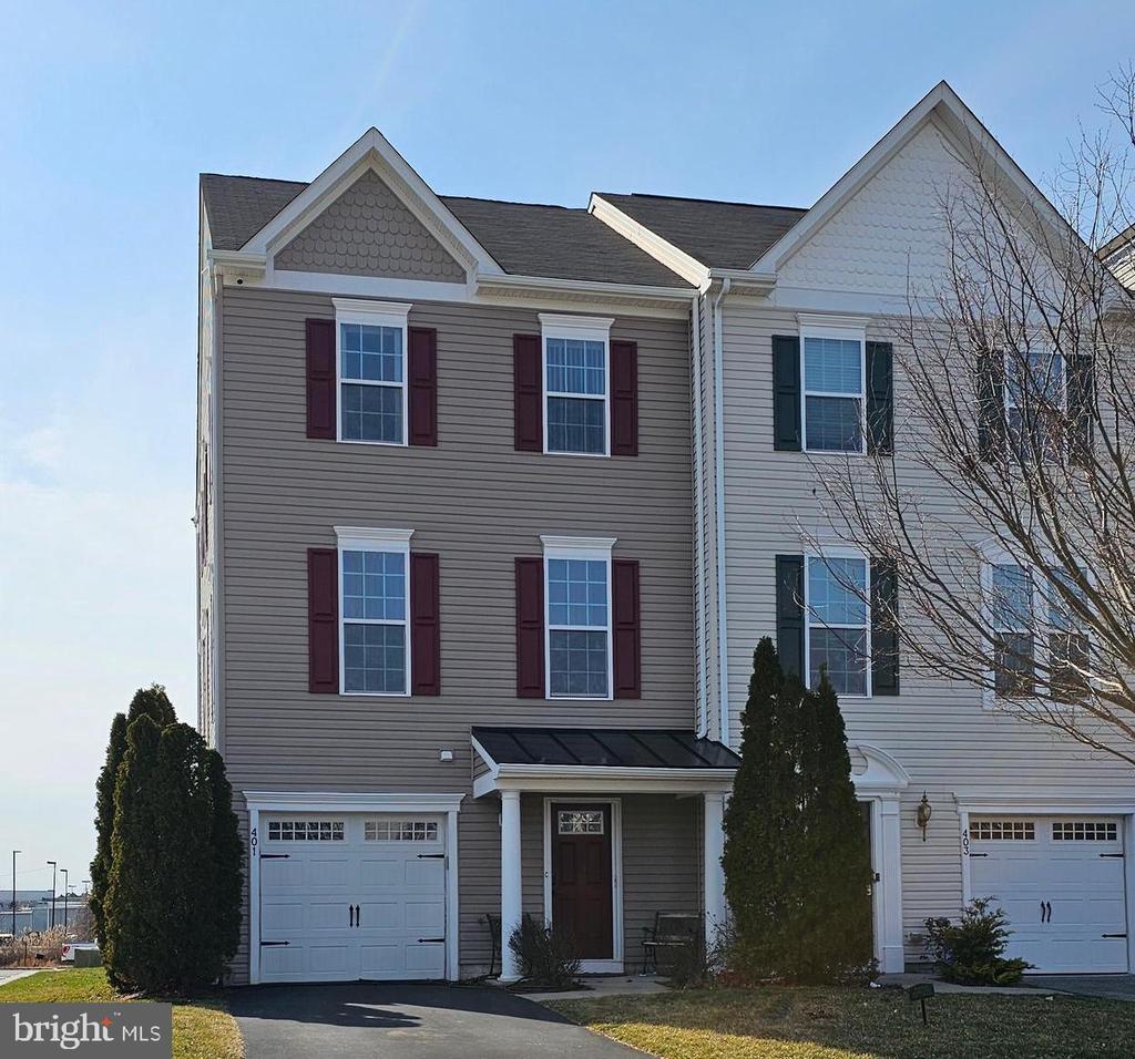401 CROWBERRY CIRCLE