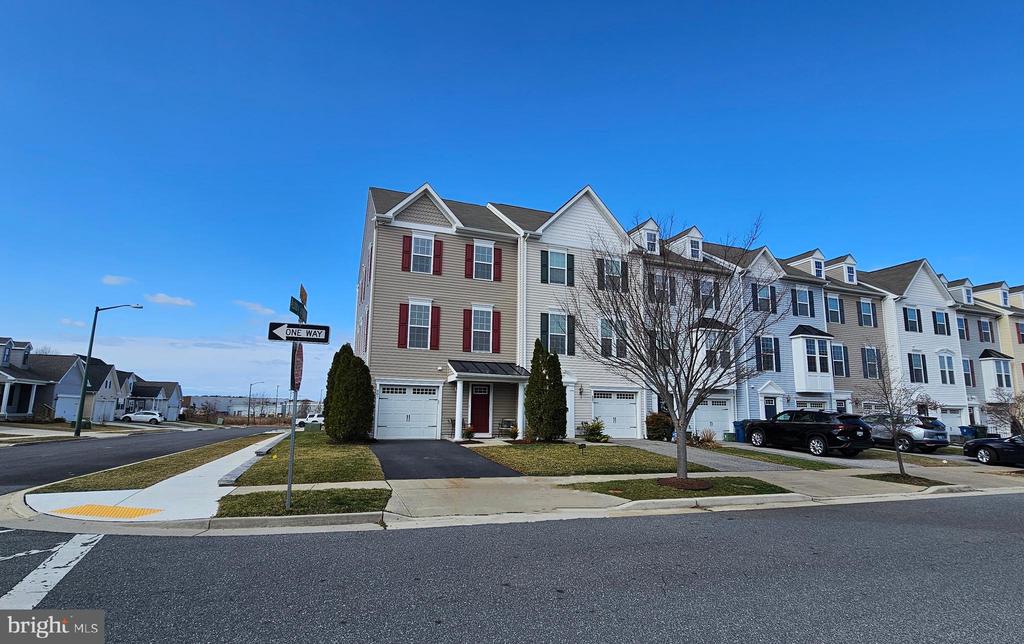 401 CROWBERRY CIRCLE