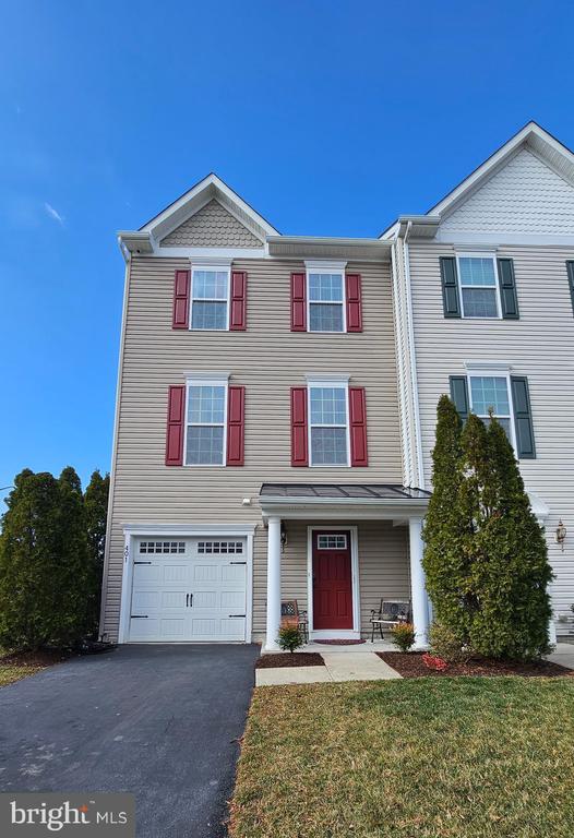 401 CROWBERRY CIRCLE