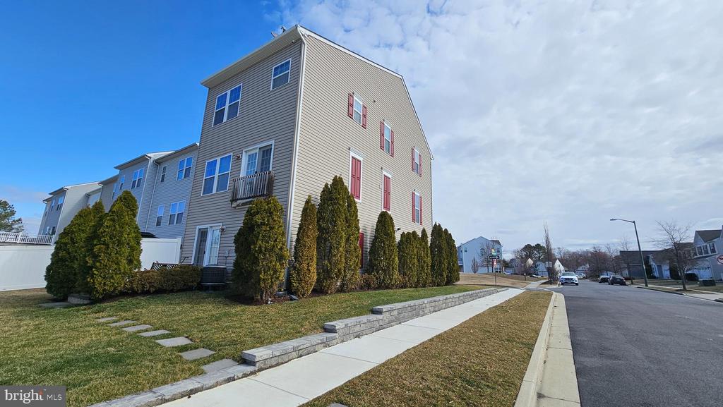 401 CROWBERRY CIRCLE