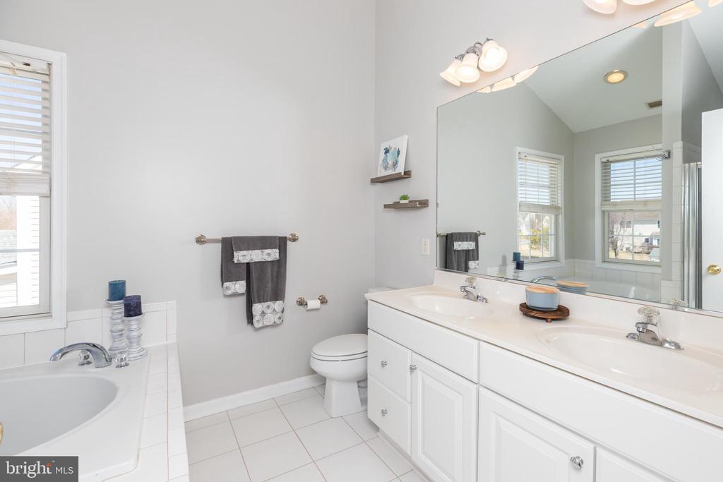 8839 ROUNDHOUSE CIRCLE