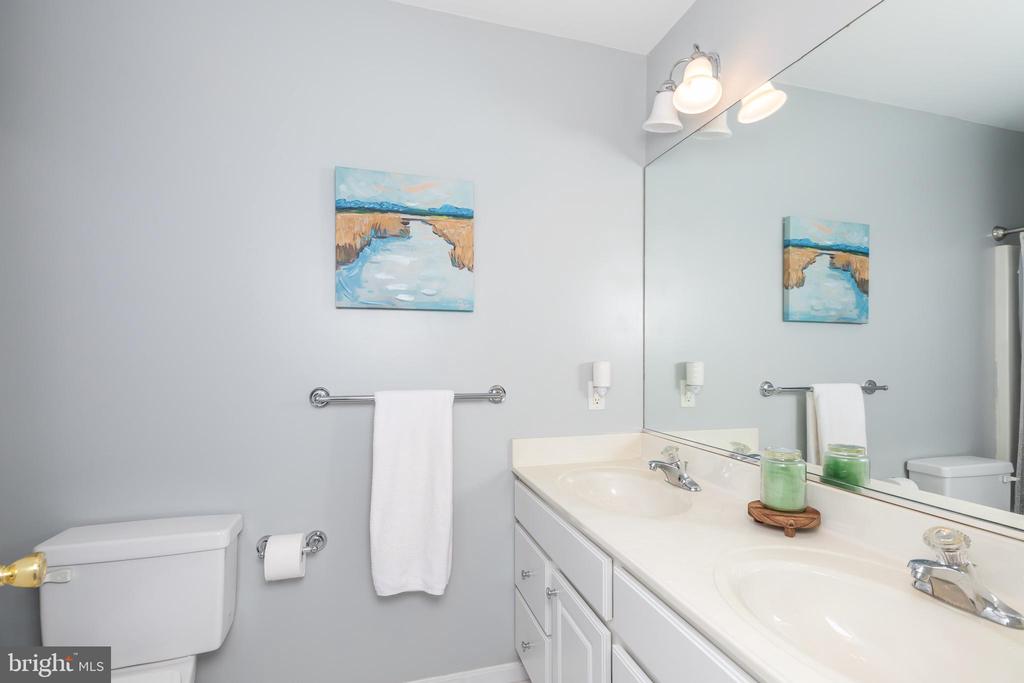 8839 ROUNDHOUSE CIRCLE