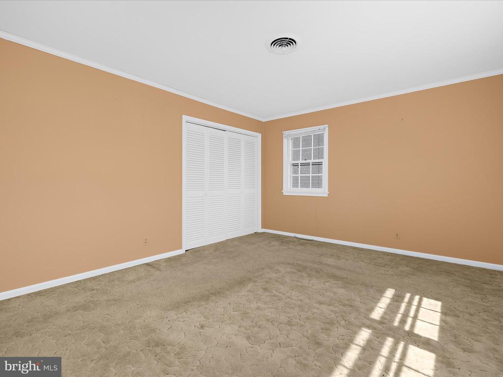 318 DUTCHMANS LANE